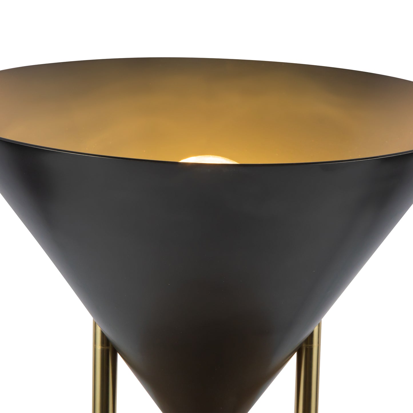 Versus 15-in Table Lamp