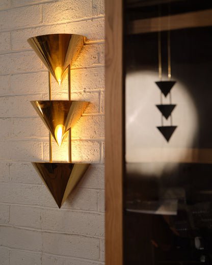 Versus 28-in Wall Sconce